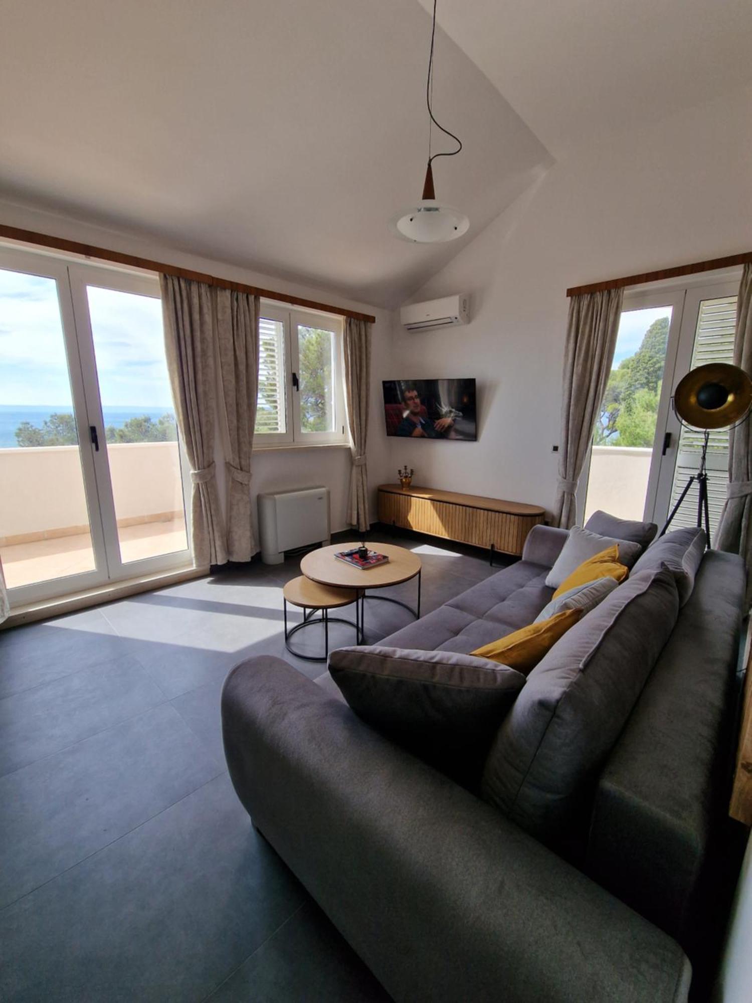 Villa Dalmatino Брела Екстериор снимка