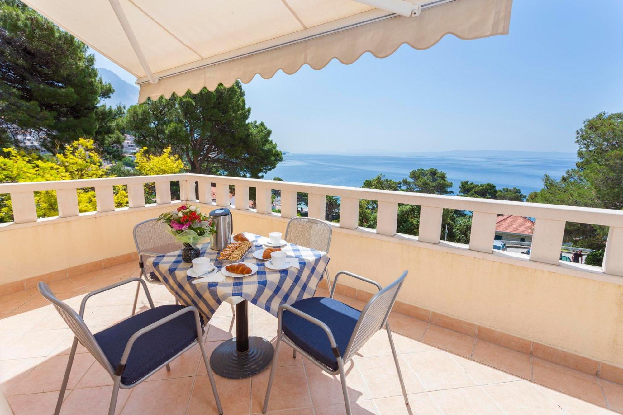 Villa Dalmatino Брела Екстериор снимка